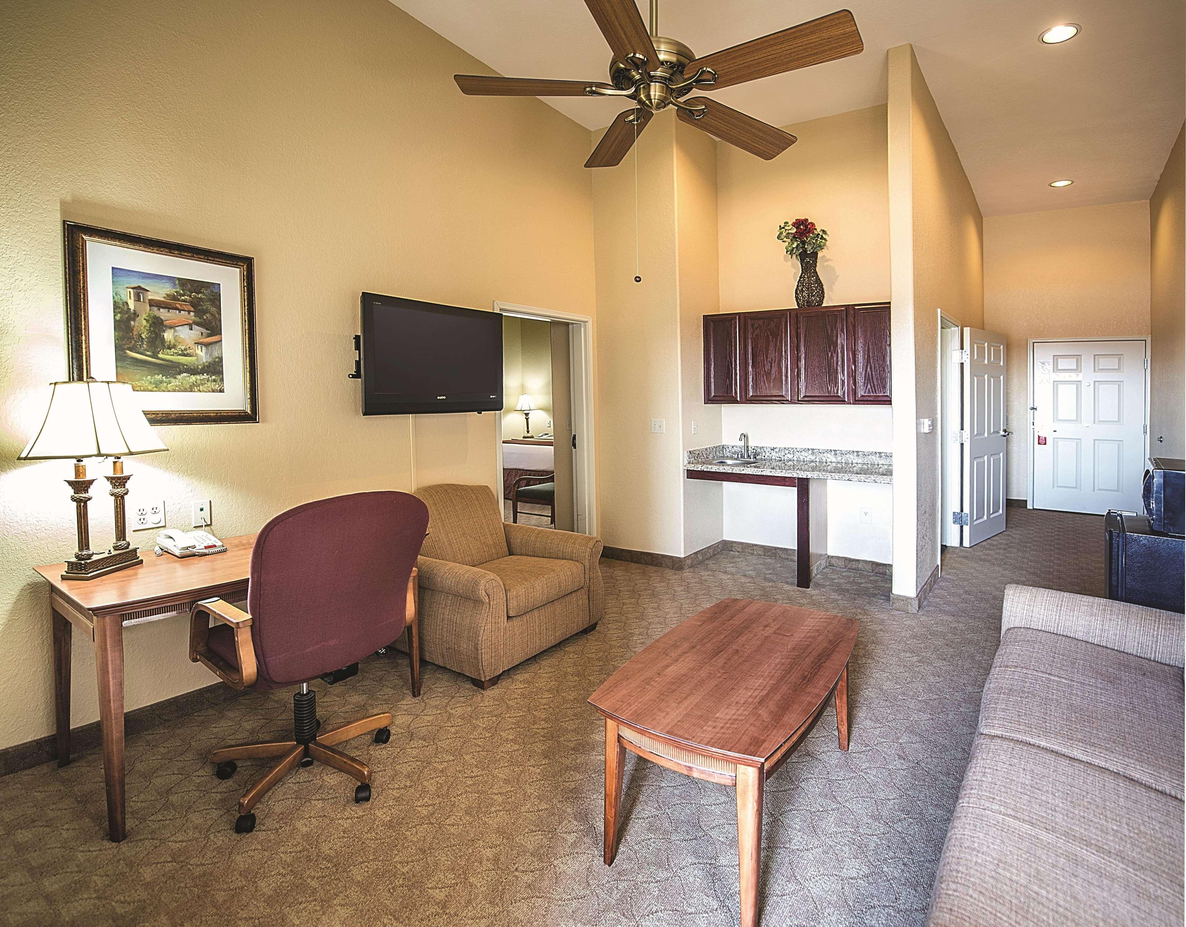La Quinta By Wyndham Marble Falls Esterno foto